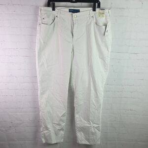 Avenue White Denim Lite Straight Leg Jeans Sz 18 NWT